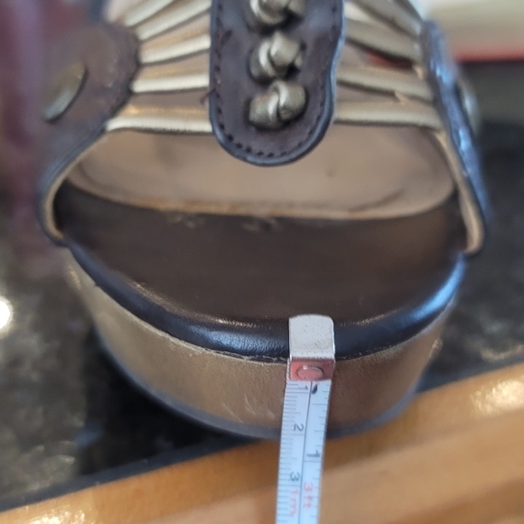 Steve Madden Leather Egyptian Platforms - Picture 6 of 7